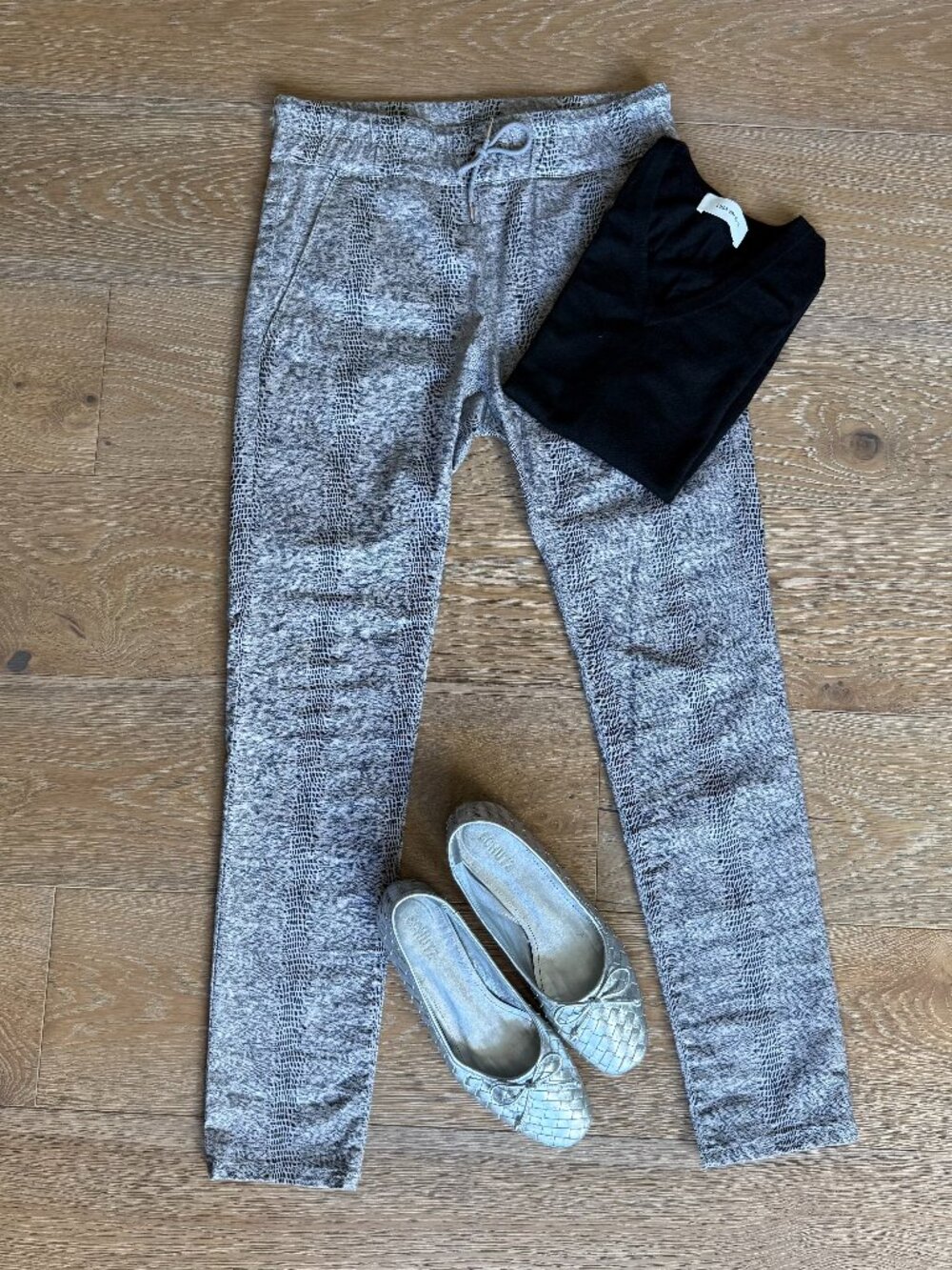Bevy Flog Shely Drawstring Snakeskin Print Stretch Pants Grey Size 27